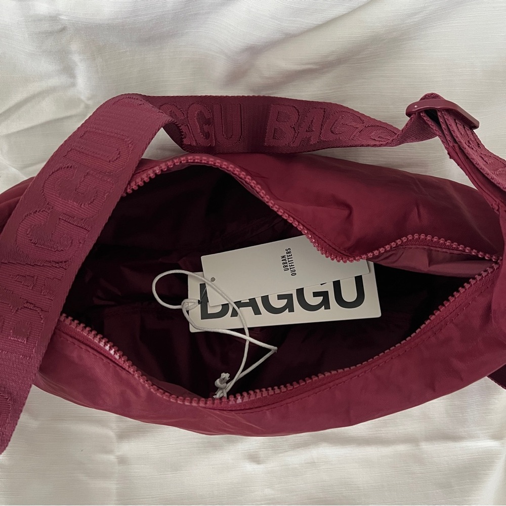 Baggu Oxblood Medium Crescent - Picture 3 of 3